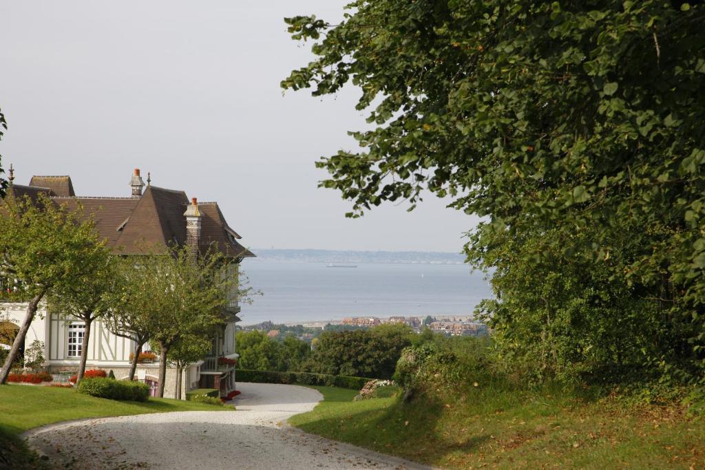 Bed and Breakfast Manoir de Benerville à Deauville Extérieur photo